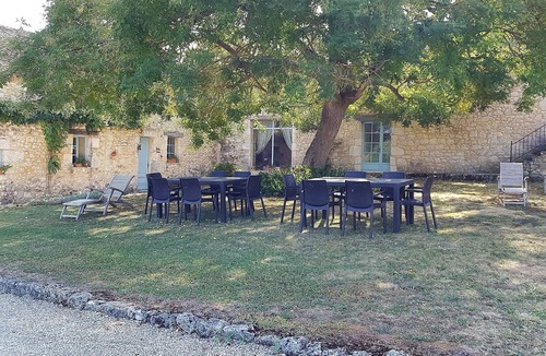 Conne-de-Labarde Bed & Breakfast | Bed and Breakfast "La Pierre