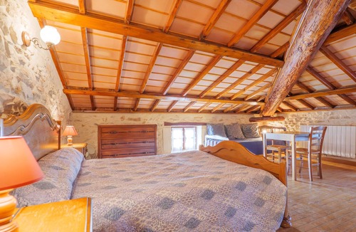 La Garde-Adhemar Bed & Breakfast | Bed and Breakfast 'Manon' with Shared Pool, Shared Garden and Wi-Fi