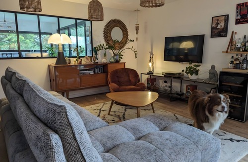 Plouer-sur-Rance Bed & Breakfast | Bed and Breakfast 'Chambre Port Briac' with Shared Pool, Shared Terrace and Wi-Fi