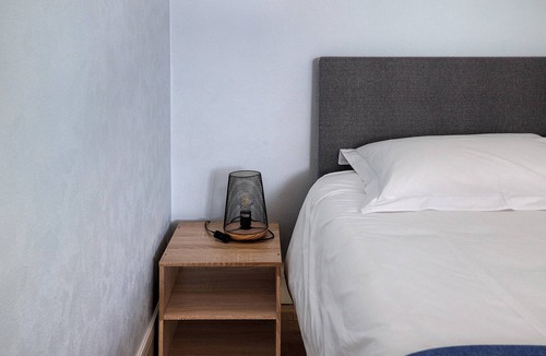 Laigne-en-Belin Bed & Breakfast | Bed and Breakfast 'Chambre Le Mans' with Shared Terrace, Shared Garden and Wi-Fi