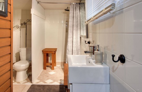 Grandes-Piles Bed & Breakfast | Bed and breakfast: Large family suite with private sauna