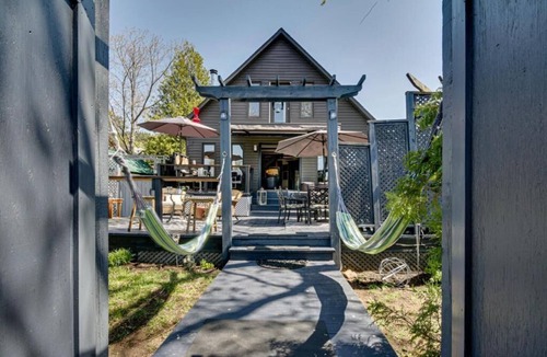 Grandes-Piles Bed & Breakfast | Bed and breakfast: Large family suite with private sauna