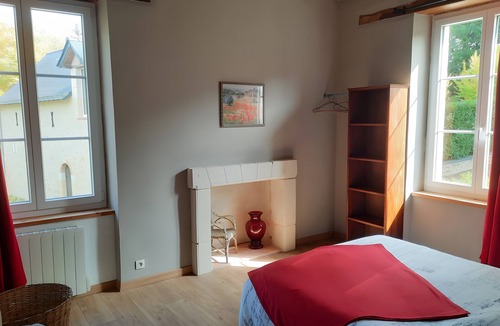 Fougere Bed & Breakfast | Bed and Breakfast 'La Suite Le Moulin' with Shared Terrace, Shared Garden and Air Conditioning
