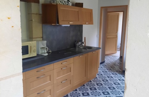 Fougere Bed & Breakfast | Bed and Breakfast 'La Suite Tilleul' with Shared Terrace, Shared Garden and Wi-Fi