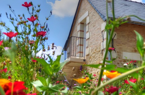 Fougere Bed & Breakfast | Bed and Breakfast 'La Suite Tilleul' with Shared Terrace, Shared Garden and Wi-Fi