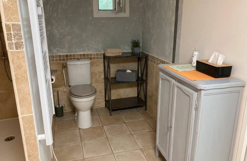 Puget Bed & Breakfast | Bed and Breakfast 'Acidulée' with Shared Pool, Wi-Fi and Air Conditioning