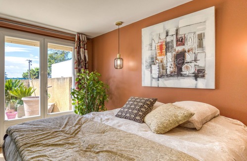 Saint-Just Bed & Breakfast | Bed and Breakfast 'Aux Amelierets' with Shared Pool, Shared Terrace and Wi-Fi