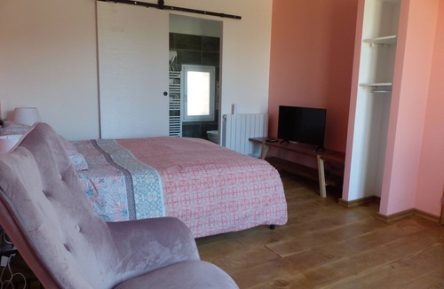 Saint-Loup House | Bed and Breakfast Au Clair De Loup