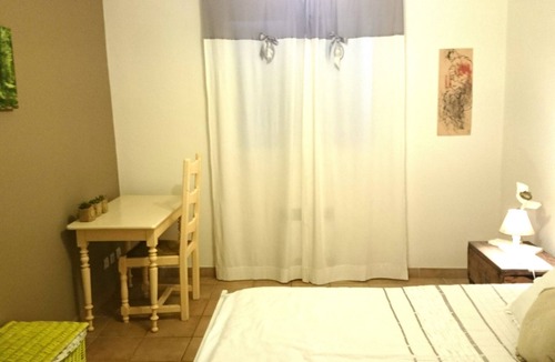 Baho House | Bed and Breakfast (B§B) The Blue Shutters near Perpignan for 2 to 4 people