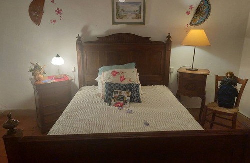 Puycasquier Bed & Breakfast | Bed and Breakfast 'Comme Chez Mamie' with Shared Terrace, Private Garden and Wi-Fi