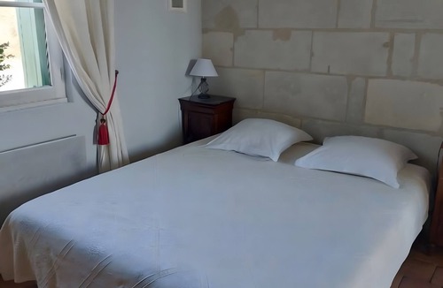 Rigny-Usse Bed & Breakfast | Bed and Breakfast 'Champ Du Bois' with Shared Garden and Wi-Fi