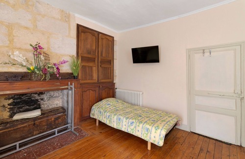 Grolejac Bed & Breakfast | Bed and Breakfast 'Chambre Verte' with Private Terrace, Shared Garden and Wi-Fi