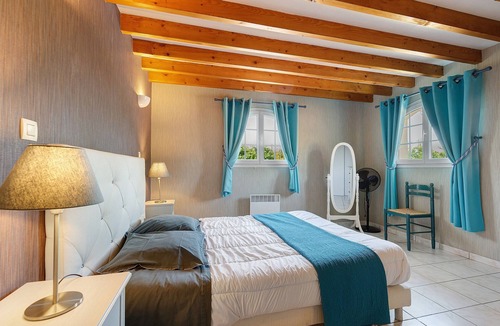 Begadan Bed & Breakfast | Bed and Breakfast 'Chambre D'hôtes Myosotis' with Shared Pool, Shared Terrace and Wi-Fi