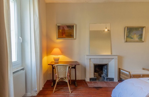 Le Teil Bed & Breakfast | Bed and Breakfast 'Chambre Spacieuse' with Shared Terrace, Shared Garden and Wi-Fi