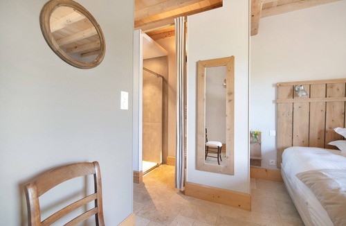 Verfeil Bed & Breakfast | Bed and Breakfast 'Chambre 'Cousin Paul' with Shared Pool, Wi-Fi and Air Conditioning