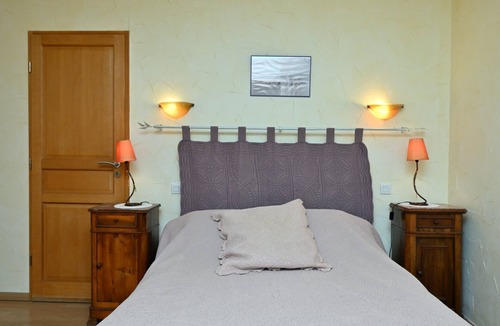 Guchen Bed & Breakfast | Bed and Breakfast 'Chambre Edelweiss' with Mountain View, Shared Terrace and Wi-Fi