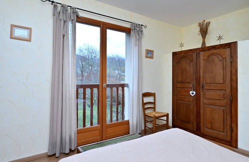 Guchen Bed & Breakfast | Bed and Breakfast 'Chambre Edelweiss' with Mountain View, Shared Terrace and Wi-Fi