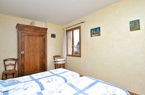 Guchen Bed & Breakfast | Bed and Breakfast 'Chambre Gentiane' with Mountain View, Shared Terrace and Shared Garden