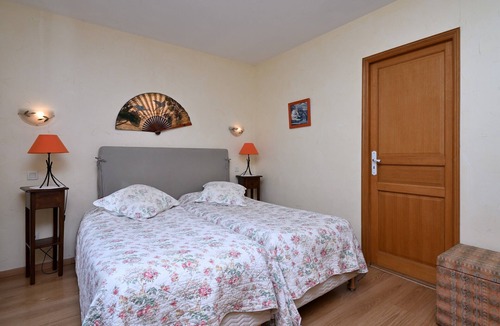 Guchen Bed & Breakfast | Bed and Breakfast 'Chambre Rhododendron' with Mountain View, Shared Terrace and Wi-Fi