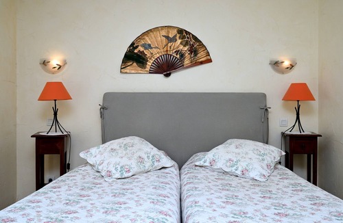 Guchen Bed & Breakfast | Bed and Breakfast 'Chambre Rhododendron' with Mountain View, Shared Terrace and Wi-Fi