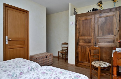 Guchen Bed & Breakfast | Bed and Breakfast 'Chambre Rhododendron' with Mountain View, Shared Terrace and Wi-Fi