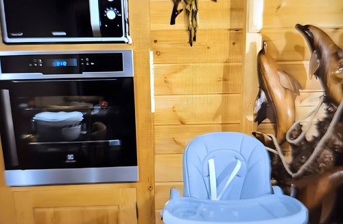 Plantades Bed & Breakfast | Bed and Breakfast 'Chambre Michaël' with Mountain View, Shared Garden and Air Conditioning