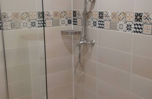 Soubes Bed & Breakfast | Bed and Breakfast 'Chambre Paul' with Shared Pool, Shared Terrace and Wi-Fi