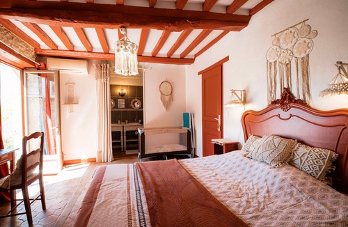 Ryes Bed & Breakfast | Bed and Breakfast 'Chambre Bohème' with Private Terrace, Wi-Fi and Air Conditioning