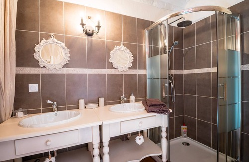 Ryes Bed & Breakfast | Bed and Breakfast 'Chambre Bohème' with Private Terrace, Wi-Fi and Air Conditioning