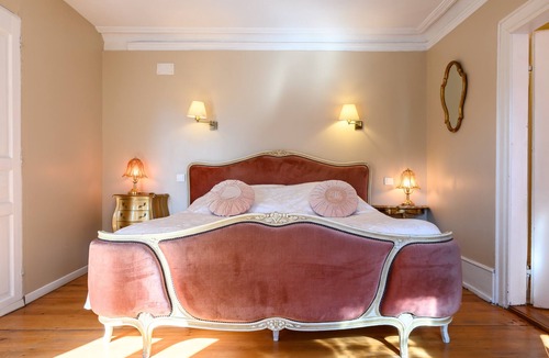 Beblenheim Bed & Breakfast | Bed and Breakfast 'Demeure D'antan - Chambre Rose' with Shared Terrace, Shared Garden and Wi-Fi