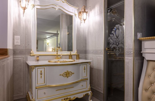 Beblenheim Bed & Breakfast | Bed and Breakfast 'Demeure D'antan - Chambre Romance' with Shared Terrace, Shared Garden and Wi-Fi