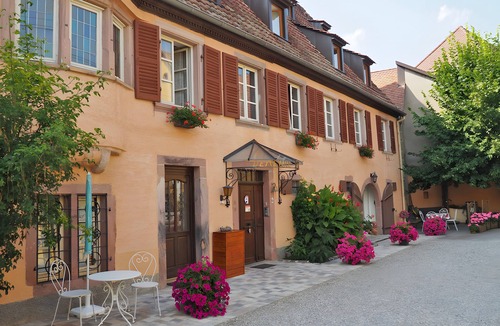 Beblenheim Bed & Breakfast | Bed and Breakfast 'Demeure D'antan - Chambre Hortense' with Shared Terrace, Shared Garden and Wi-Fi