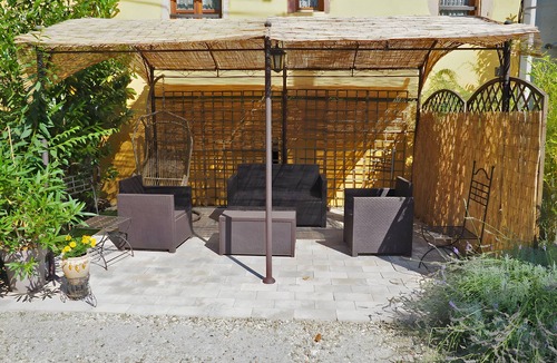 Beblenheim Bed & Breakfast | Bed and Breakfast 'Demeure D'antan - Chambre Hortense' with Shared Terrace, Shared Garden and Wi-Fi