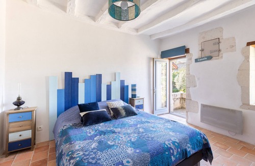 Tavant Bed & Breakfast | Bed and Breakfast 'Destination Paisibleue' with Shared Terrace, Shared Garden and Wi-Fi