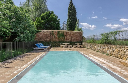 Serra de Daro Apartment | Bed and Breakfast 'Fonolleres' with Shared Pool, Wi-Fi and Air Conditioning