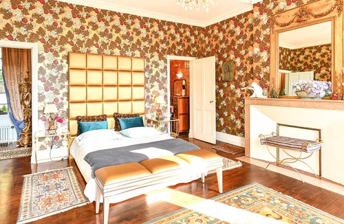 Mouleydier Apartment | Bed and Breakfast for Two