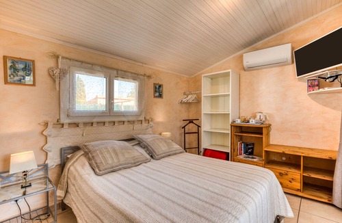 Saint-Drezery Bed & Breakfast | Bed and Breakfast 'Chez Gaston' with Private Pool, Wi-Fi and Air Conditioning
