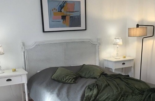 Saint-Fargeau House | Bed and breakfast with swimming pool, "La terrasse"