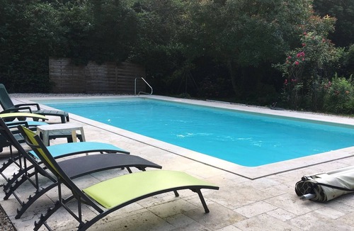 Saint-Fargeau House | bed and breakfast with swimming pool, "the workshop"