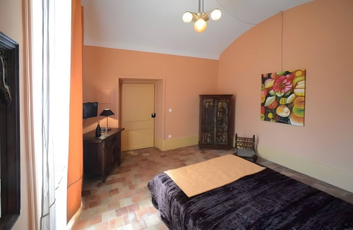 Saint-Germain Bed & Breakfast | Bed and Breakfast 'Chambre Fronce' with Shared Terrace, Shared Garden and Wi-Fi
