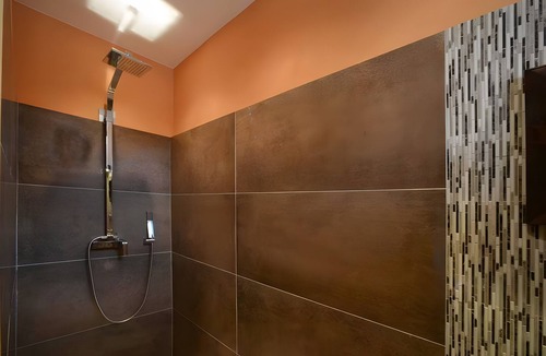 Saint-Germain Bed & Breakfast | Bed and Breakfast 'Chambre Fronce' with Shared Terrace, Shared Garden and Wi-Fi