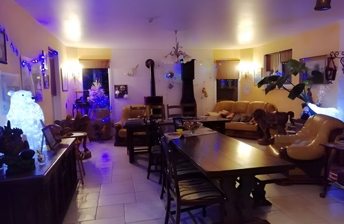 Saint-Leonard Bed & Breakfast | Bed and Breakfast 'Chambre La Mer' with Wi-Fi