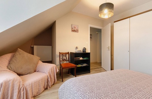Saint-Marc-sur-Mer Bed & Breakfast | Bed and Breakfast 'Les Boubous-Nono' with Shared Terrace, Shared Garden and Wi-Fi