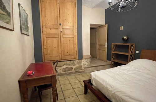 Caderousse Bed & Breakfast | Bed and breakfast in a large Provencal farmhouse