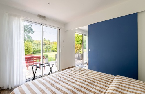 Malville Bed & Breakfast | Bed and Breakfast 'Kerwall - Chambres Familiales' with Shared Pool, Private Terrace and Wi-Fi
