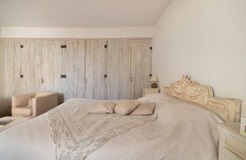 Rieucros Bed & Breakfast | Bed and Breakfast 'L'Étable' with Shared Terrace, Shared Garden and Wi-Fi