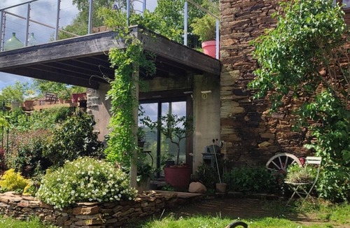 Enguiales Bed & Breakfast | Bed and Breakfast 'La Chambre Des Fleurs' with Shared Pool, Private Terrace and Wi-Fi