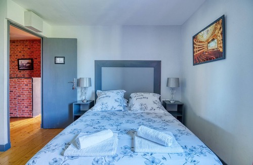 Le Fraysse Bed & Breakfast | Bed and Breakfast 'La Trabiata' with Shared Pool, Shared Garden and Wi-Fi