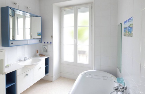 Latille Bed & Breakfast | Bed and Breakfast La Loge des Fées Ch. Lorelei