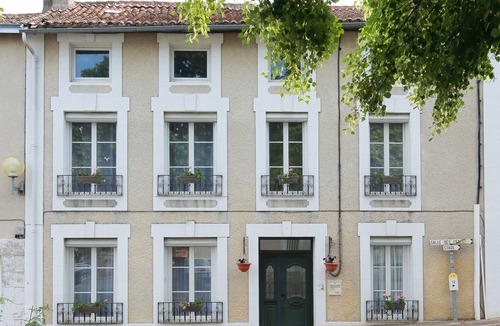 Latille Bed & Breakfast | Bed and Breakfast La Loge des Fées Ch. Melusine